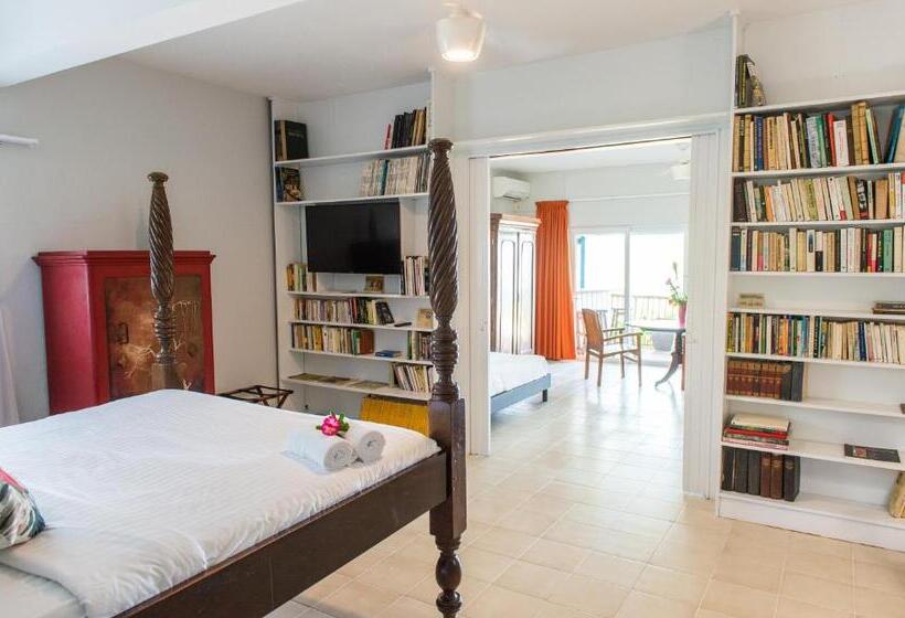 سوییت سوپریور با چشمانداز دریا, Hôtel Frégate Bleue