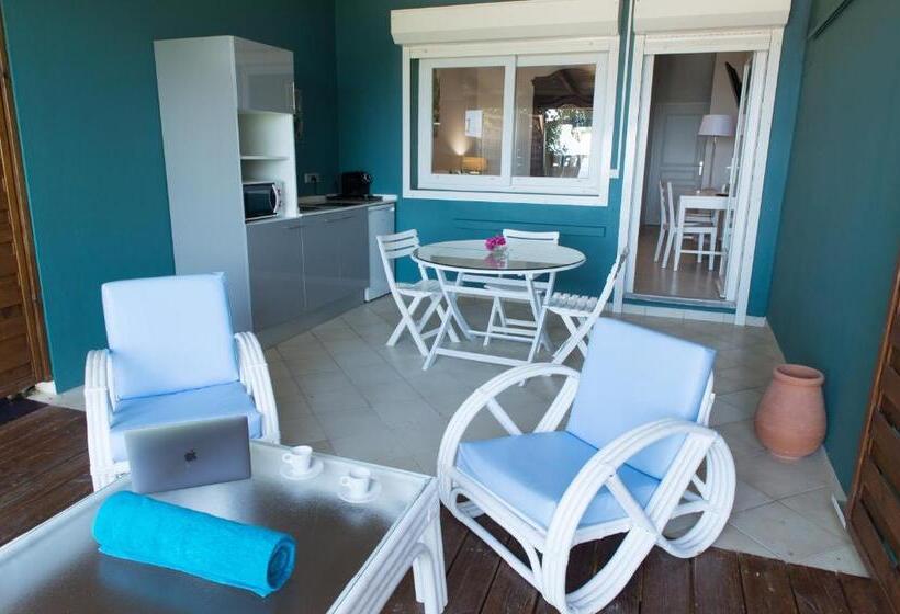 سوییت با چشمانداز دریا, Hôtel Frégate Bleue