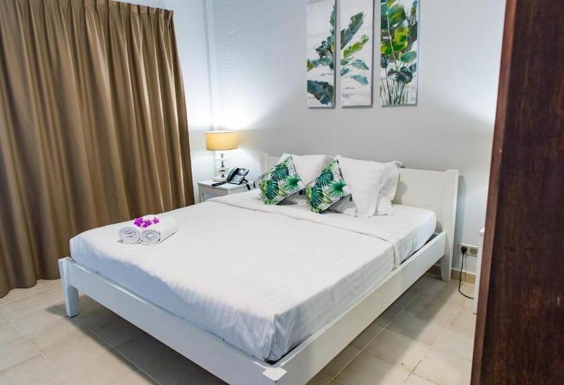 سوییت با چشم‌انداز دریا, Hôtel Frégate Bleue