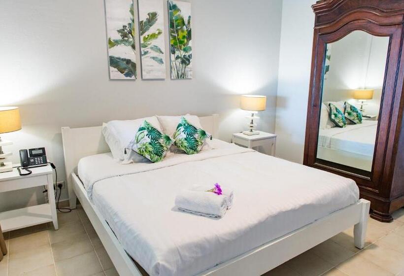 سوییت با چشمانداز دریا, Hôtel Frégate Bleue