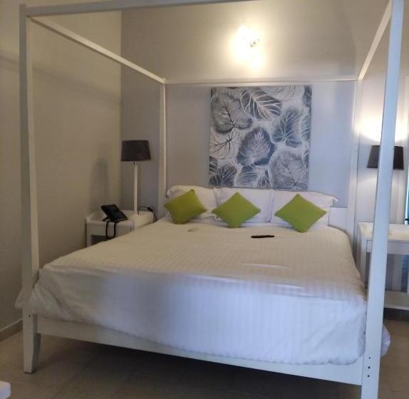 Deluxe Suite Sea View, Hôtel Frégate Bleue