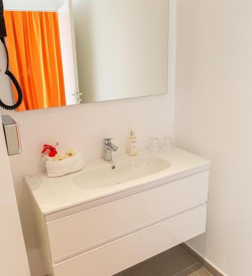 Deluxe Suite King Bed, Hôtel Frégate Bleue