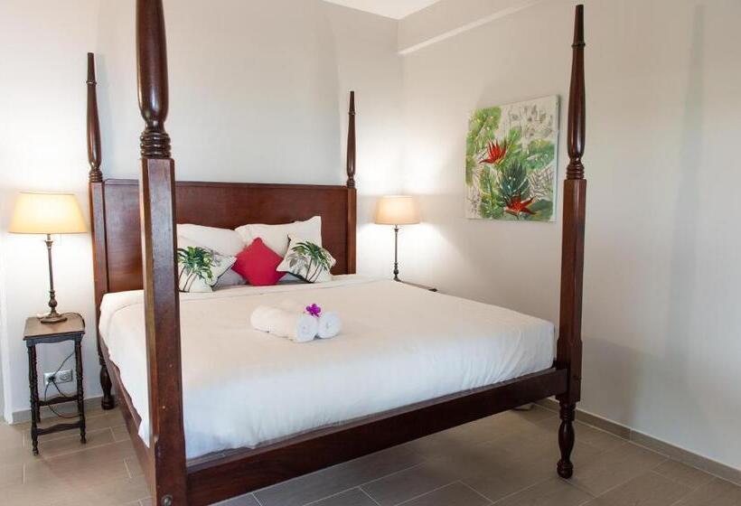 Deluxe Suite King Bed, Hôtel Frégate Bleue