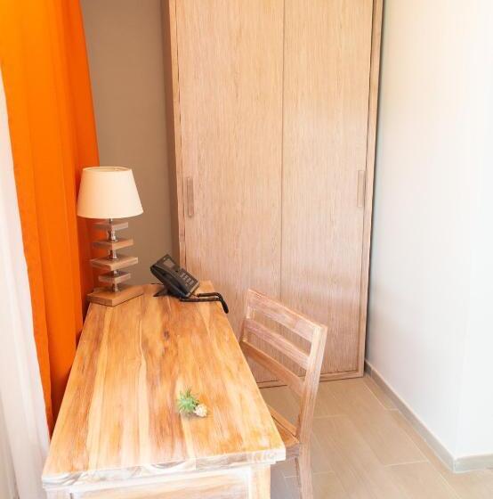 Suite with Terrace, Hôtel Frégate Bleue