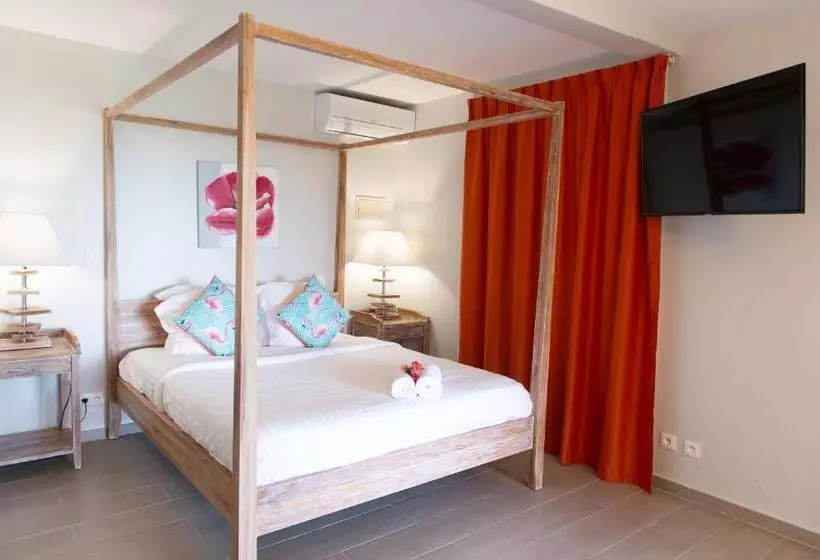 Suite with Terrace, Hôtel Frégate Bleue