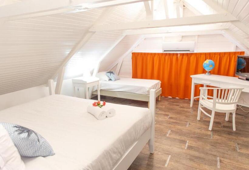 Triple Room Sea View, Hôtel Frégate Bleue