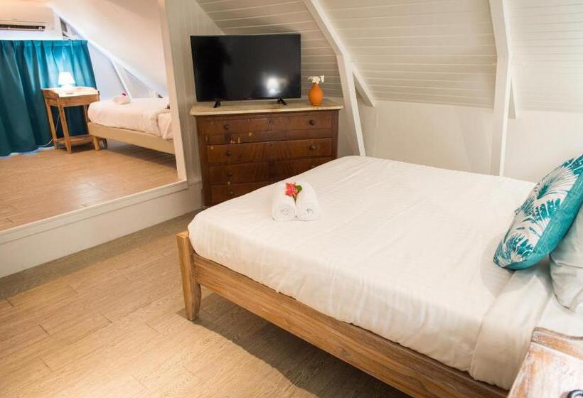 اتاق استاندارد سه تخته با چشمانداز باغ, Hôtel Frégate Bleue