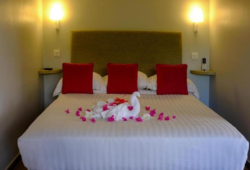 اتاق استاندارد با چشمانداز استخر, Hôtel Frégate Bleue