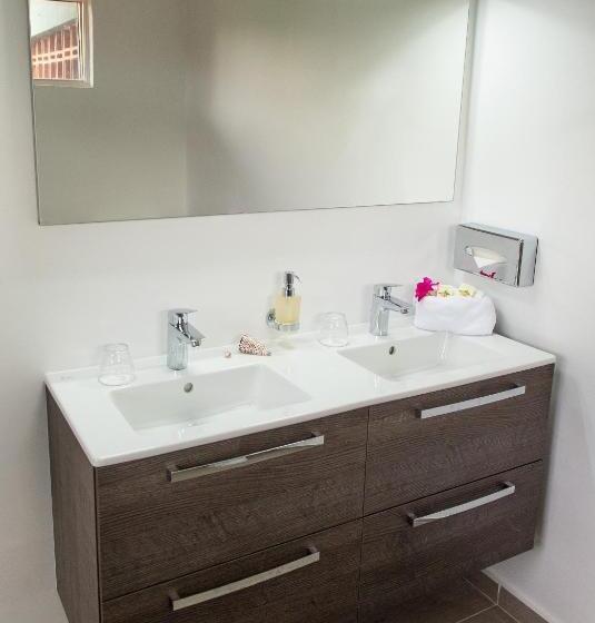 اتاق لوکس خانوادگی, Hôtel Frégate Bleue