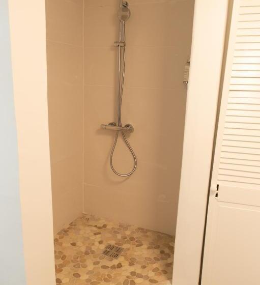 اتاق استاندارد با بالکن و چشمانداز دریا, Hôtel Frégate Bleue