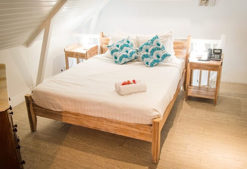 اتاق استاندارد با چشمانداز استخر, Hôtel Frégate Bleue