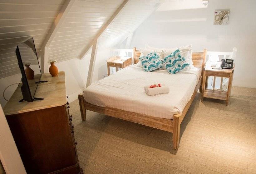 اتاق استاندارد با چشمانداز استخر, Hôtel Frégate Bleue