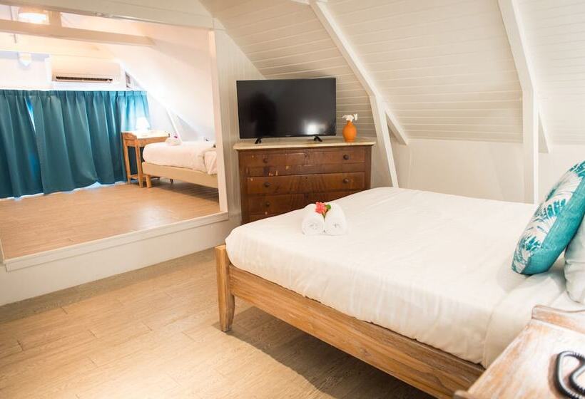 اتاق استاندارد با چشمانداز استخر, Hôtel Frégate Bleue