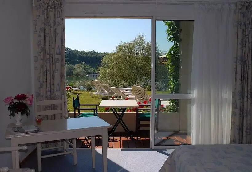 スーペリアールーム, Les Jardins Du Lac
