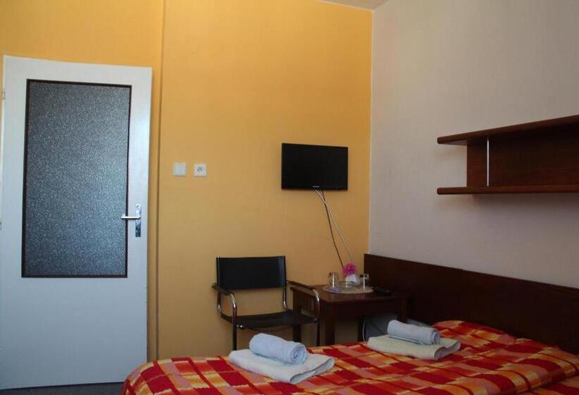 スタンダードルーム, Rambousek