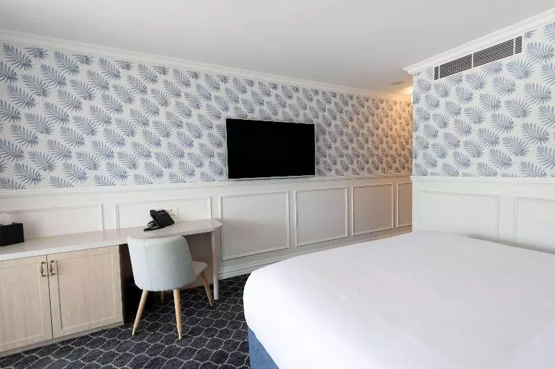 キングサイズベッドのスタンダードルーム, The Beachcomber Hotel & Resort, Ascend Hotel Collection