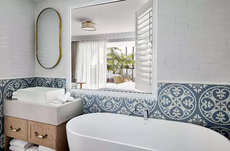 キングサイズベッドのスタンダードルーム, The Beachcomber Hotel & Resort, Ascend Hotel Collection