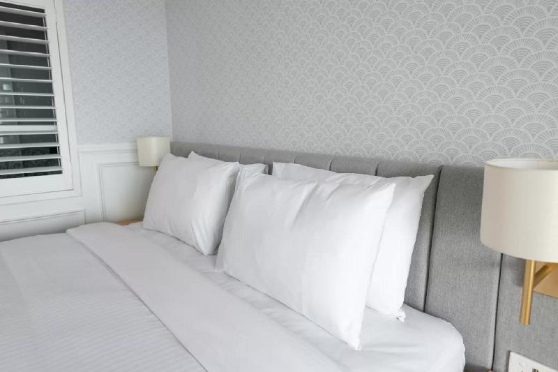 חדר סטנדרט עם מיטת קווין, The Beachcomber Hotel & Resort, Ascend Hotel Collection