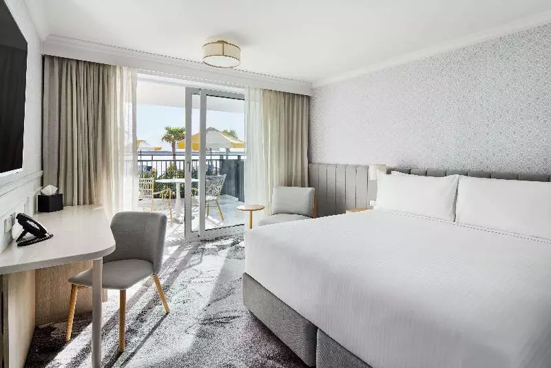 キングサイズベッドのスタンダードルーム, The Beachcomber Hotel & Resort, Ascend Hotel Collection