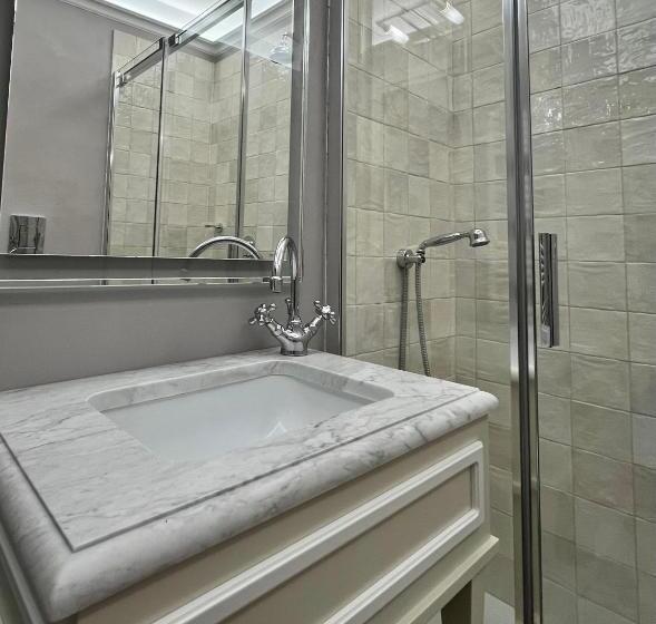 سوییت جونیور, Villa San Michele