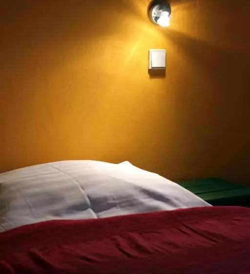 スタンダードトリプルルーム, Retro Hotel Pod Zvičinou