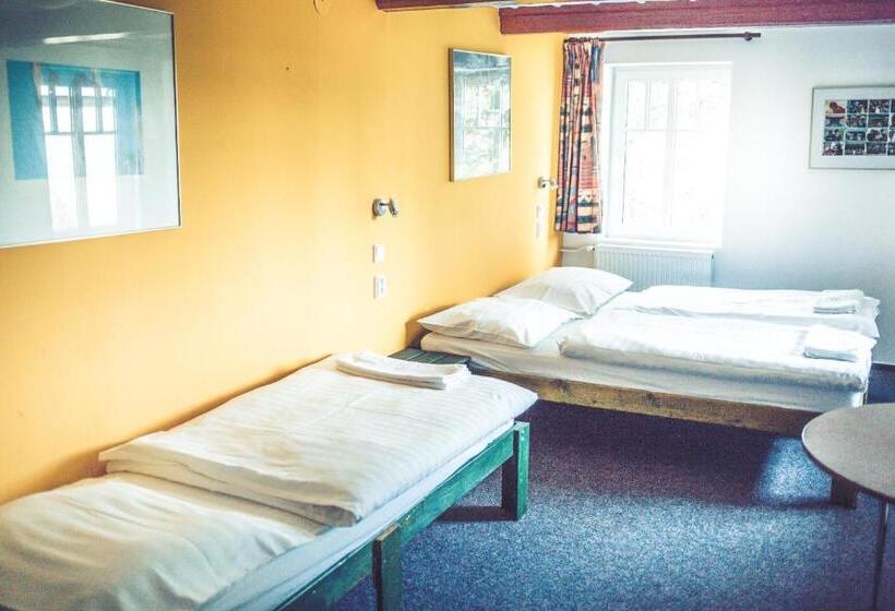 غرفة عائلية, Retro Hotel Pod Zvičinou