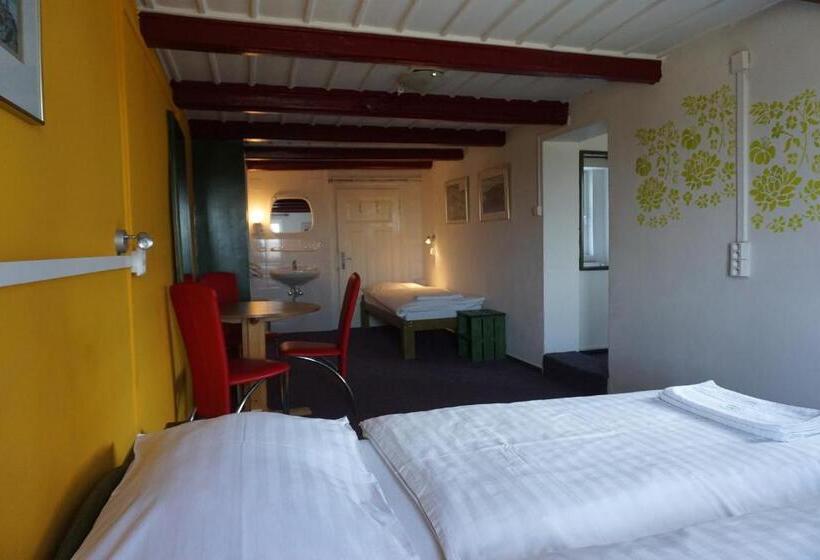 غرفة عائلية, Retro Hotel Pod Zvičinou