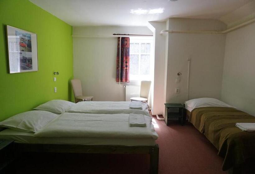 غرفة عائلية, Retro Hotel Pod Zvičinou