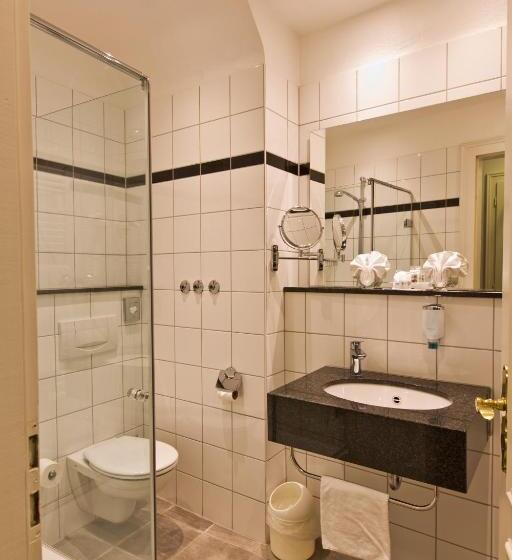 高级大房间, Astor & Apart