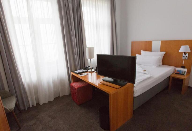 高级单人间, Astor & Apart