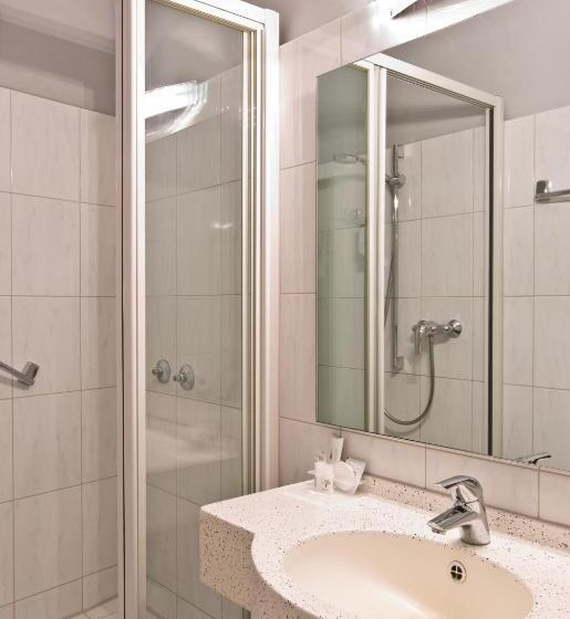 高级单人间, Astor & Apart