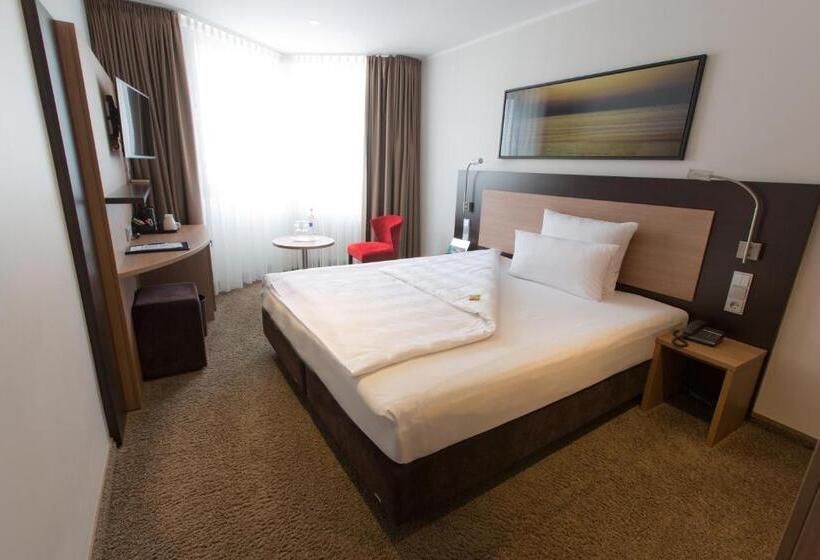 高级单人间, Astor & Apart