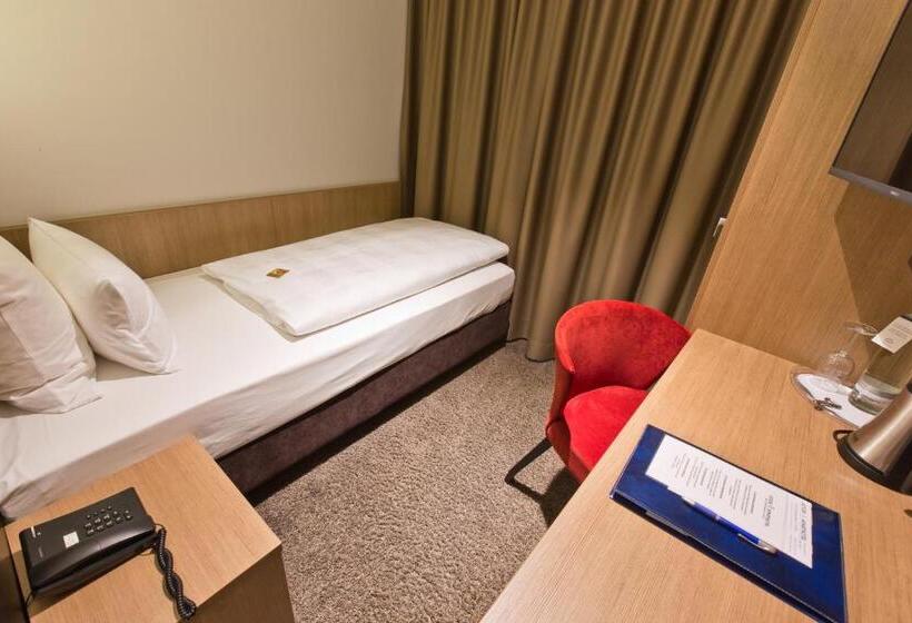 标准单人间, Astor & Apart