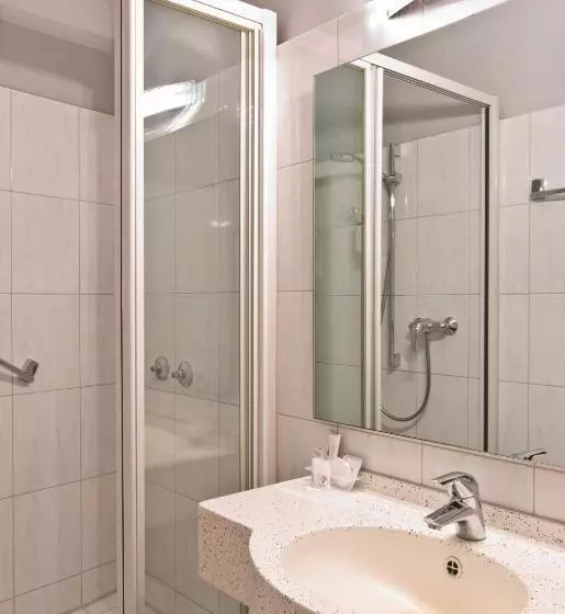 اتاق استاندارد یک نفره, Astor & Apart