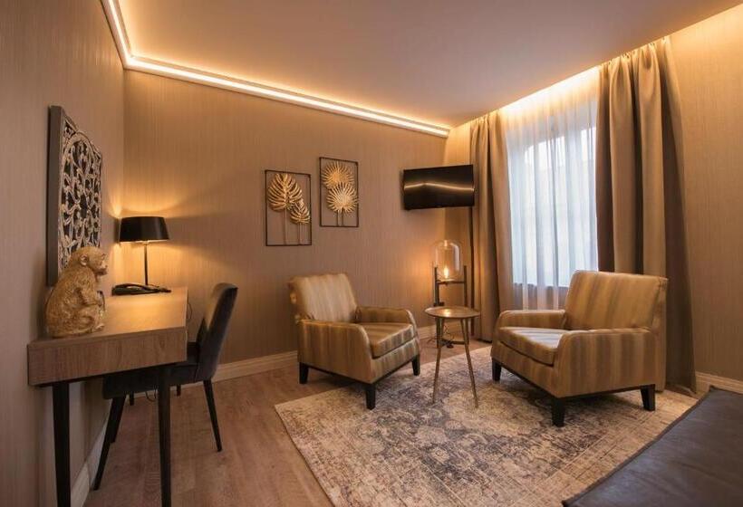 Номер Superior, Acacia