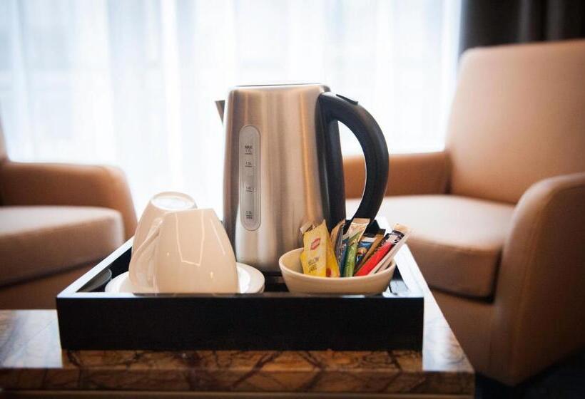 Номер Superior, Acacia