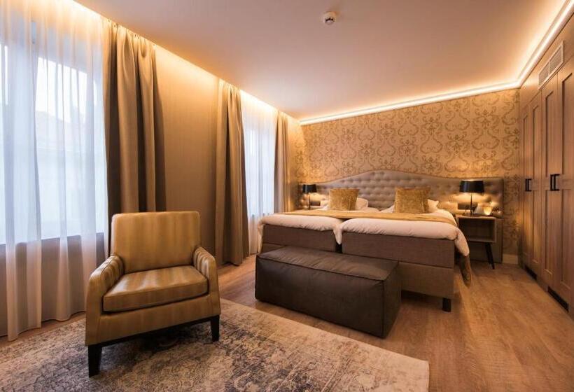 Номер Superior, Acacia