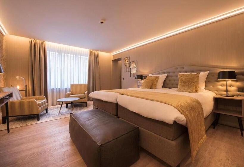 Номер Superior, Acacia