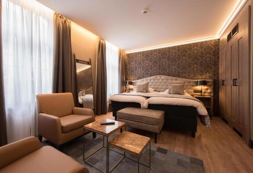 Номер Superior, Acacia