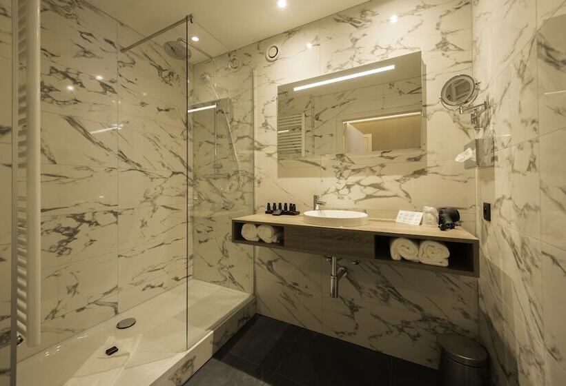 Номер Superior, Acacia