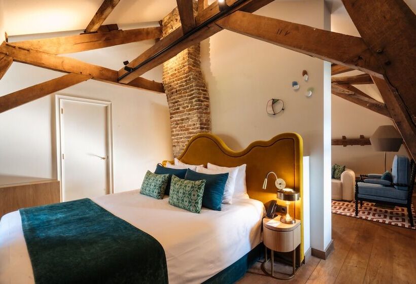 سوییت جونیور, Château St Gerlach   Oostwegel Collection, Member Of Relais And Châteaux