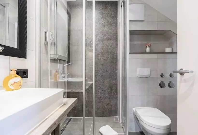 Chambre Affaires, Demas München Unterhaching