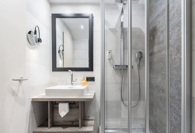 Pokój klasy Biznes, Demas München Unterhaching