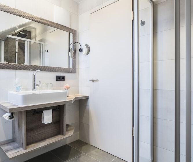 Pokój klasy Biznes, Demas München Unterhaching