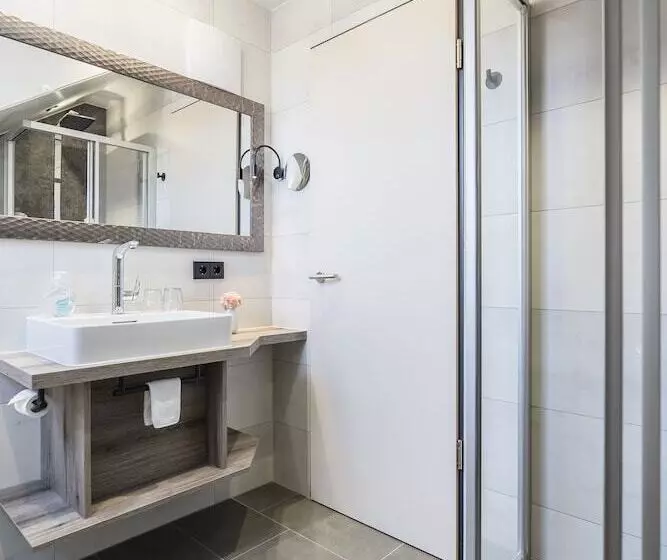 Chambre Affaires, Demas München Unterhaching