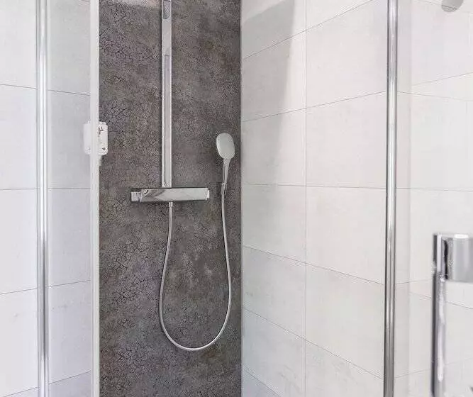 Chambre Affaires, Demas München Unterhaching