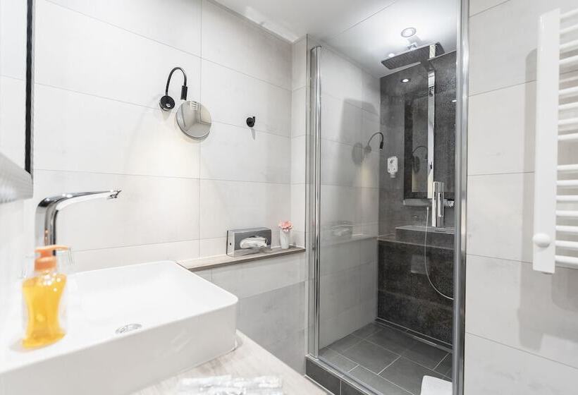 Pokój klasy Biznes, Demas München Unterhaching