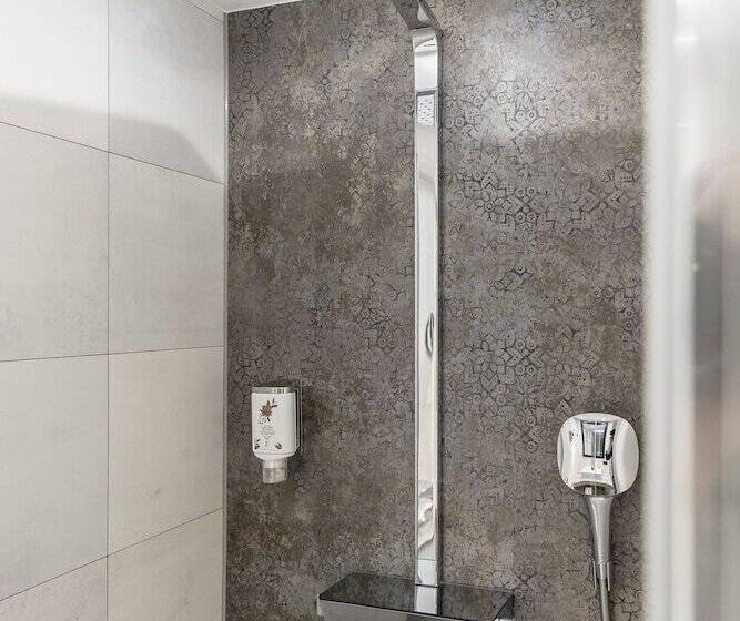 Pokój klasy Biznes, Demas München Unterhaching