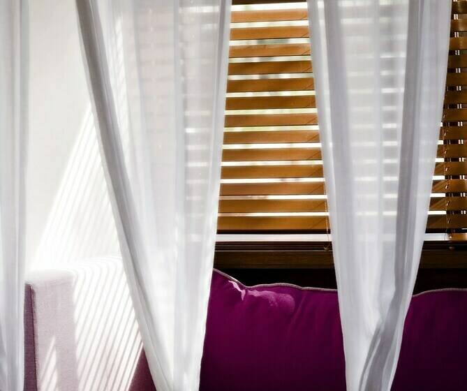 Номер Клуб, Hillside Beach Club