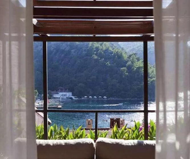 テラス付スーペリアルーム, Hillside Beach Club